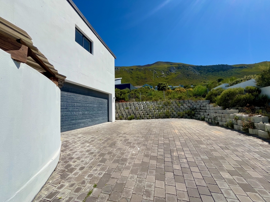 5 Bedroom Property for Sale in Onrus Western Cape